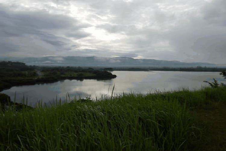 Danau Lebar Suoh